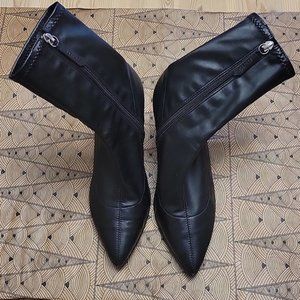 NIB SCHUTZ AMELLIE BLACK LEATHER POINTED TOE SOCK BOOTS 7.5